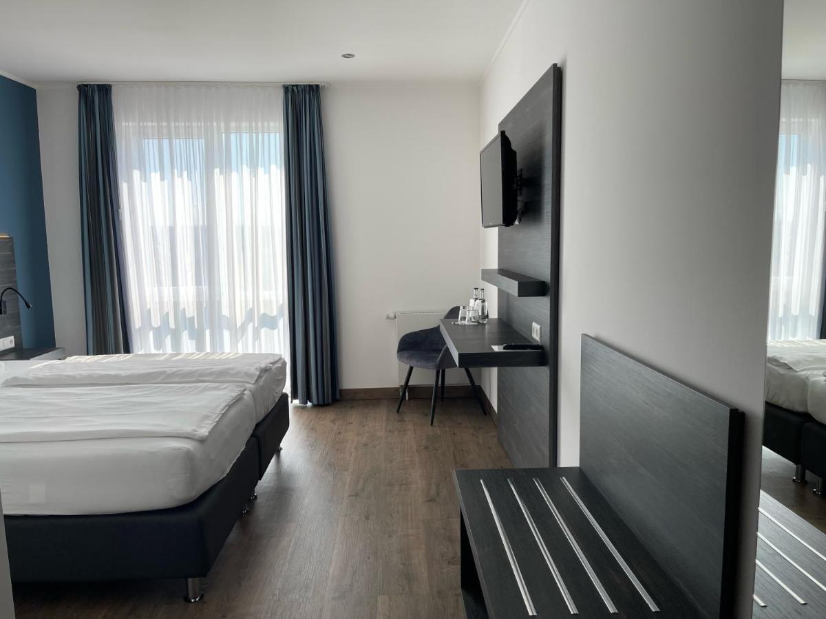 Airea Hotel *